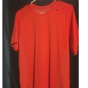 Lululemon men’s metal vent shirt-size large.